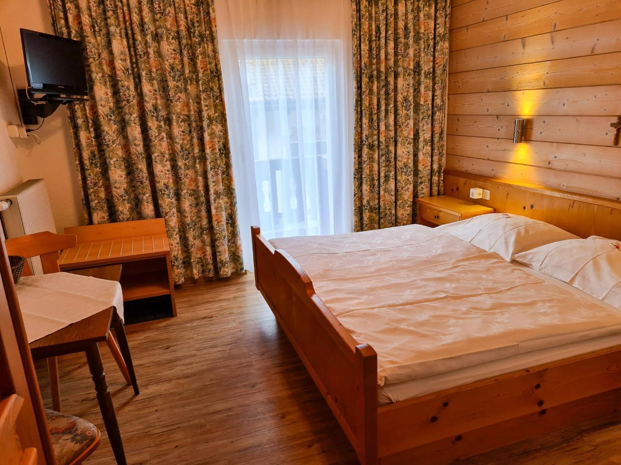 Haus Daheim Bed & Breakfast Berwang Exterior photo