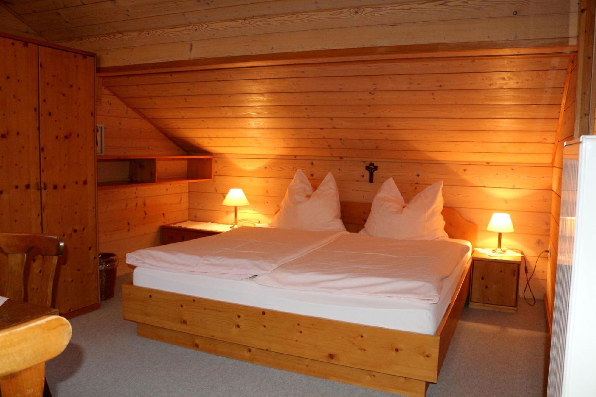 Haus Daheim Bed & Breakfast Berwang Exterior photo